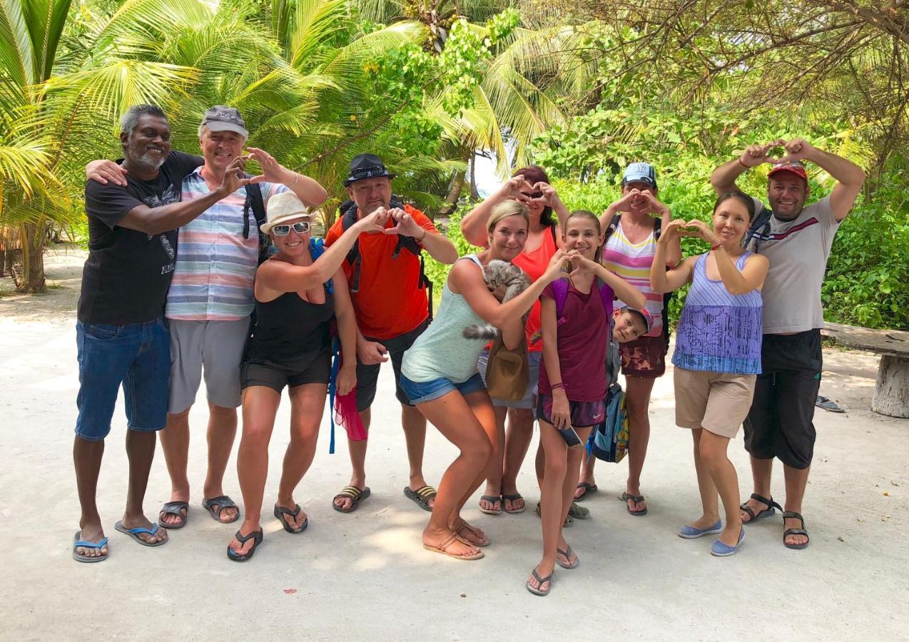 Three Hearts Guesthouse And Villas Fulhadhoo Extérieur photo