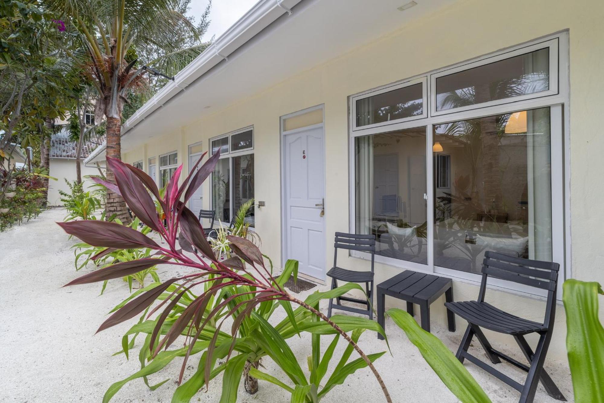 Three Hearts Guesthouse And Villas Fulhadhoo Extérieur photo