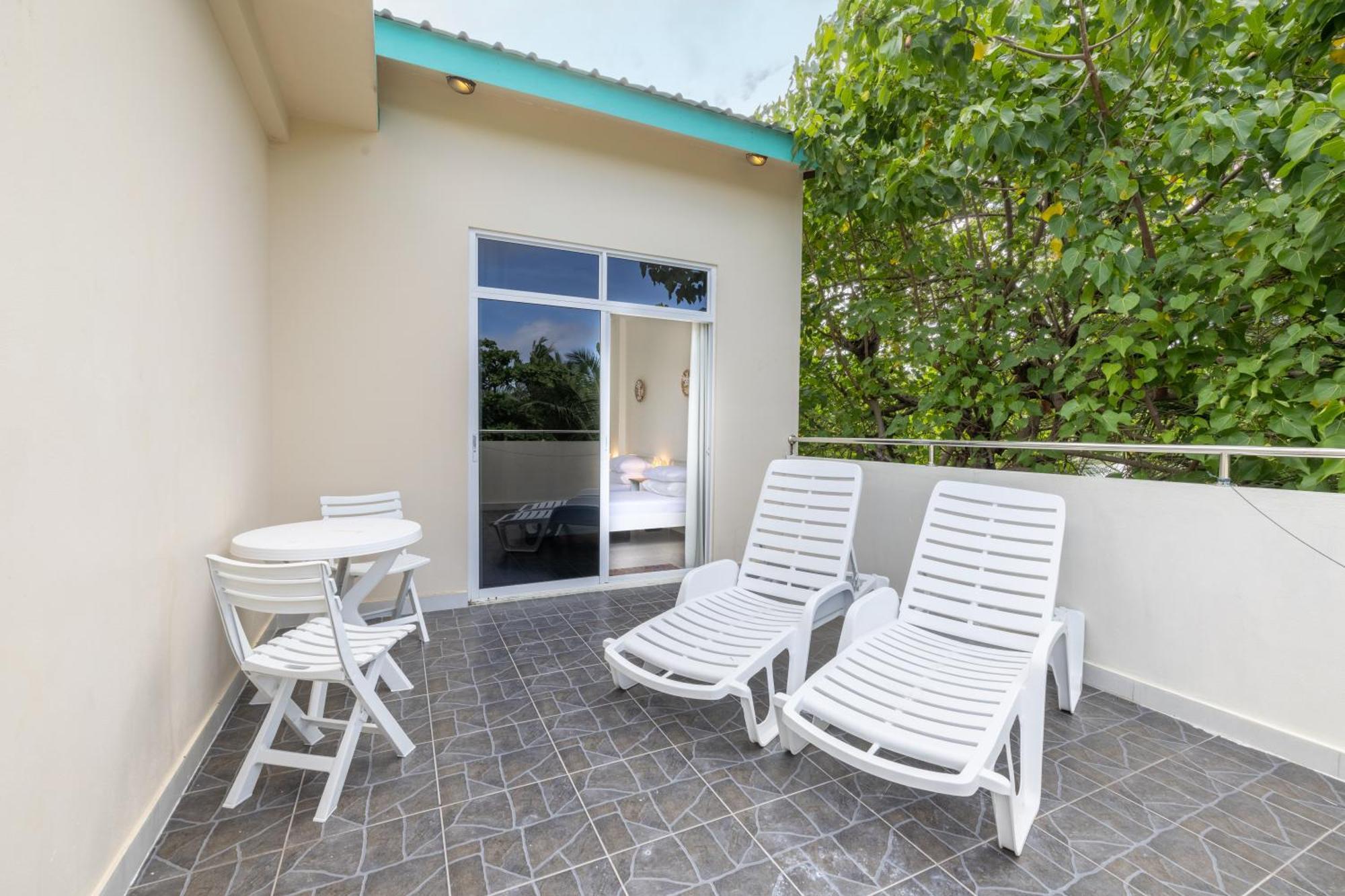 Three Hearts Guesthouse And Villas Fulhadhoo Extérieur photo