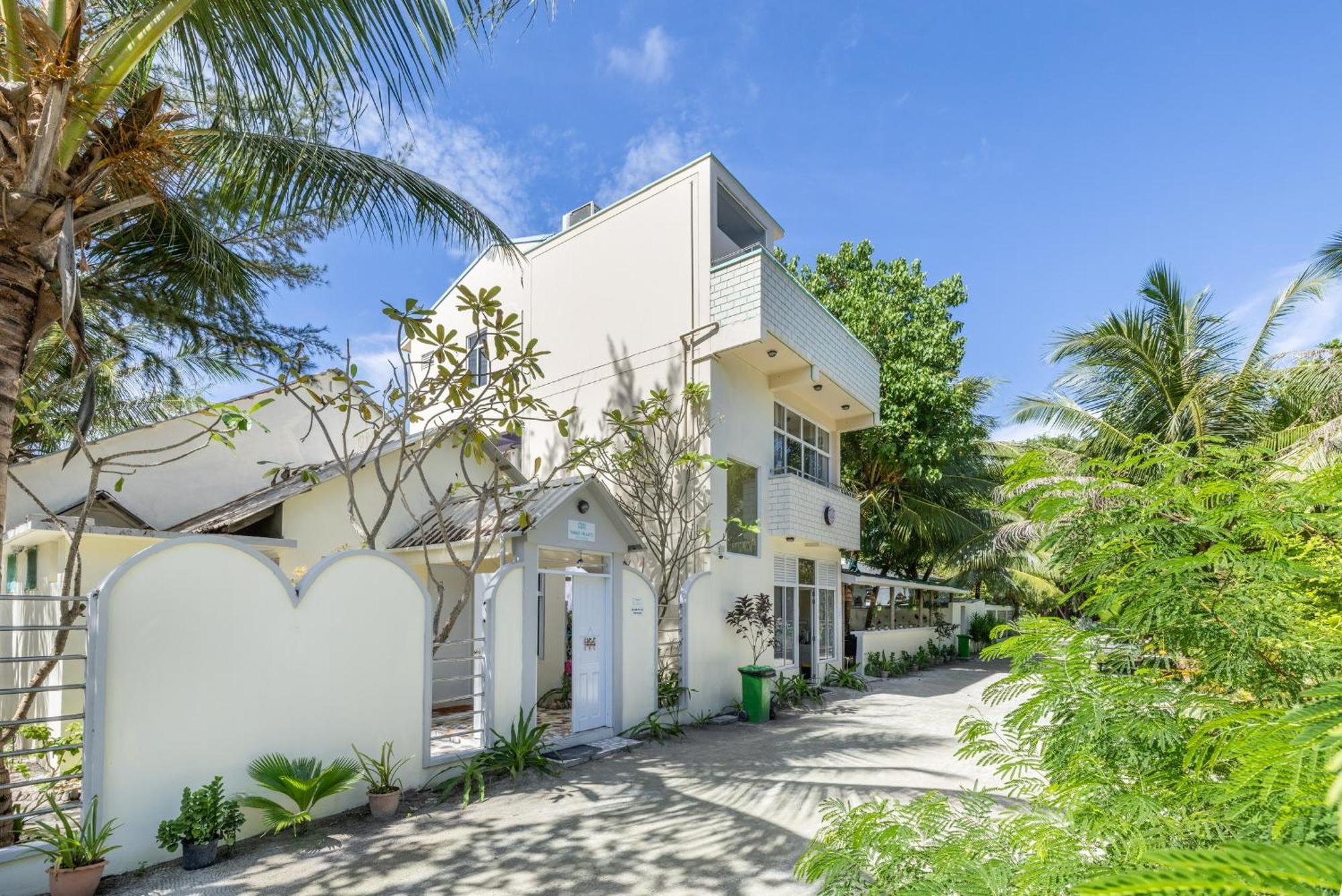 Three Hearts Guesthouse And Villas Fulhadhoo Extérieur photo