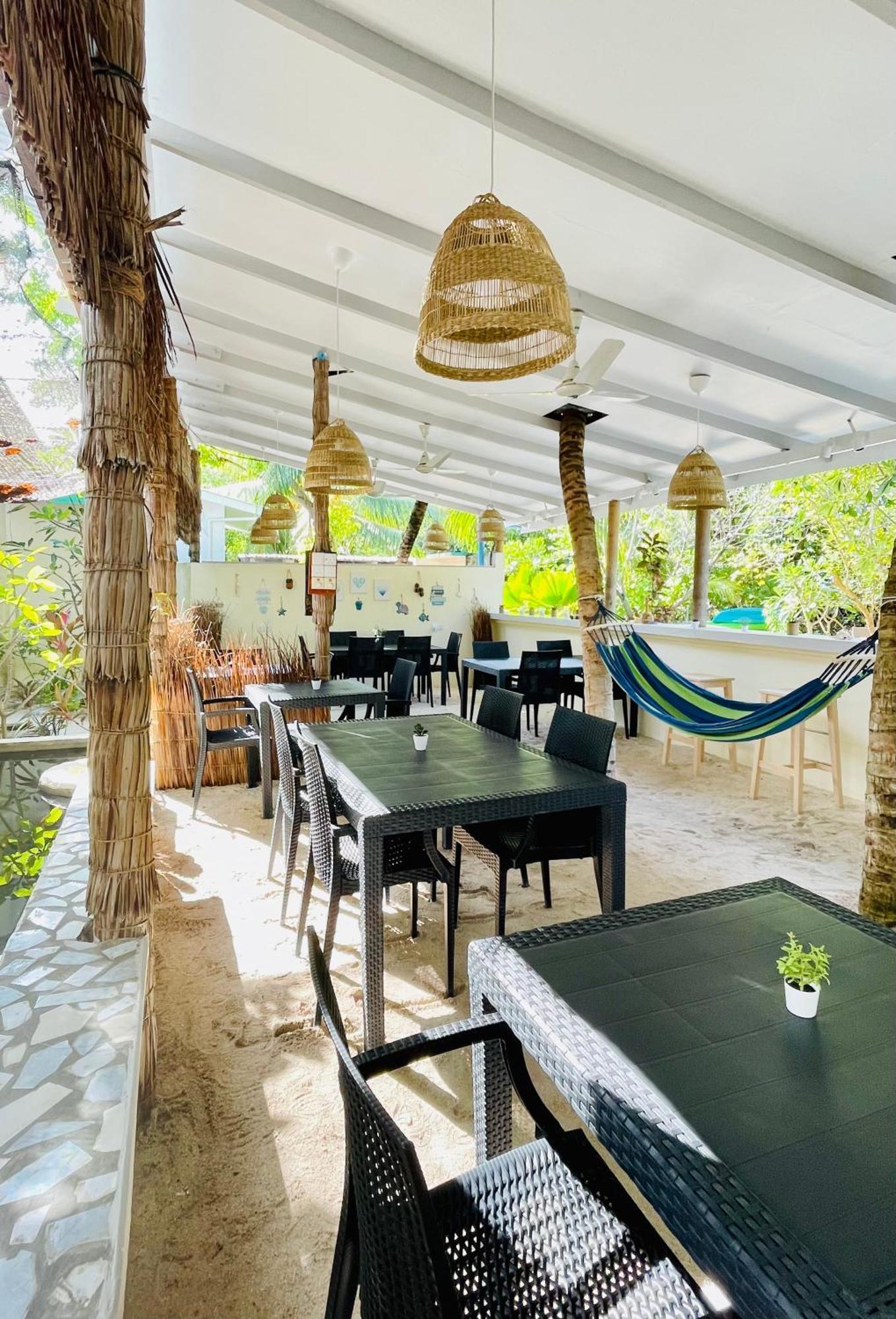Three Hearts Guesthouse And Villas Fulhadhoo Extérieur photo